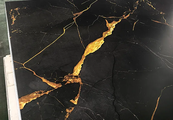 Carbon Crystal Wall Panelin edut.